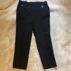 NWT Rafaela pull on black stretch capris Sz 6